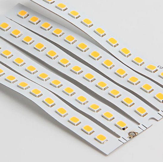 Aluminiumbasis Flexible PCBA für LED-Beleuchtung im Gartenbau unterstützt Dreifarbige Phototherapie